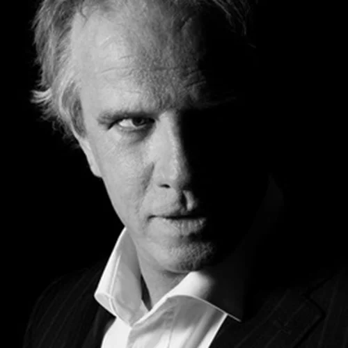 Ο Christopher Lambert πρωταγωνιστεί στο μουσικοχορευτικό "Blind Forgiveness"