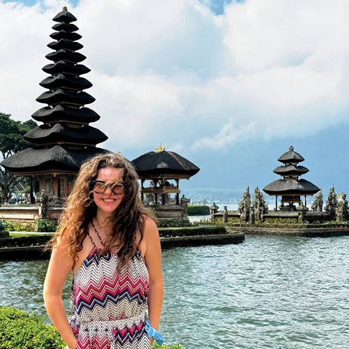 Η Λίλα Μπακλέση έχει γυρίσει την Ευρώπη χωρίς Google Maps