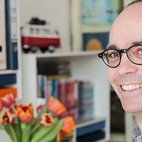 Ο Ίνγκο Ζίγκνερ έρχεται στην Ελλάδα παρέα με... τον δράκο και τα αξιολάτρευτα ποντίκια του