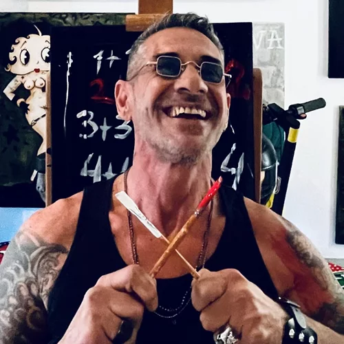 Ο Διονύσης Πρώιος που αγαπήθηκε από το MasterChef εγκαινιάζει τη δική του γκαλερί με έργα τέχνης – Μιλήσαμε μαζί του