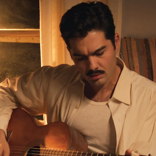 "Υπάρχω": Δείτε το επίσημο τρέιλερ και τις αφίσες της ταινίας για τον Στέλιο Καζαντζίδη