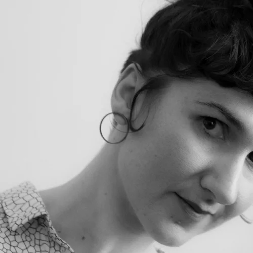 Η Χρυσάνθη Μπαδέκα αντιλαμβάνεται την τεχνολογία ως προέκταση του ανθρώπινου σώματος