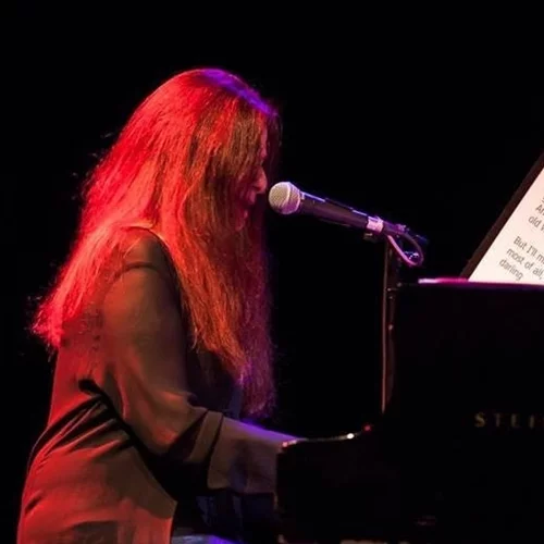 Μαρίκα Κλαμπατσέα: Μια μουσική performance για τα διαφορετικά πρόσωπα του έρωτα με τίτλο "EROS"