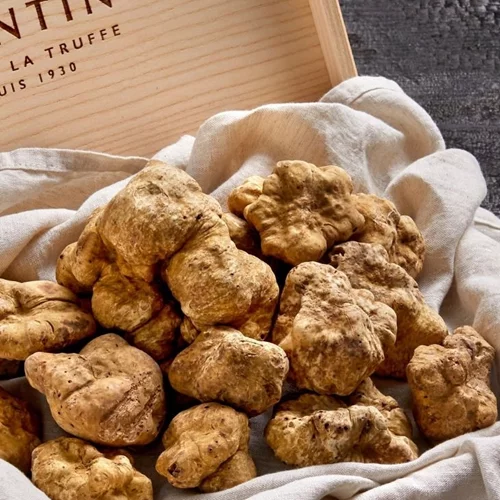 Τα μυστικά της ακαταμάχητης πολυτέλειας του γιορτινού τραπεζιού