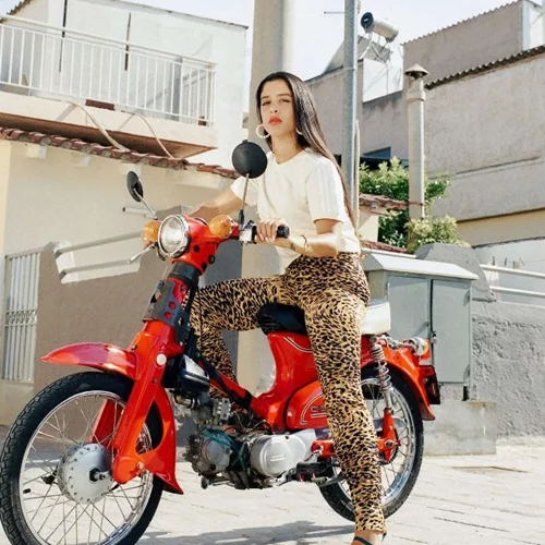 Στο top 10 των καλύτερων τραγουδιών όλων των εποχών το "ZARI" της Μαρίνας Σάττι