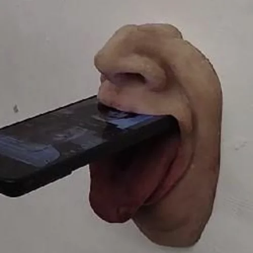 Η ξεκούραση είναι αντίσταση μάς λέει αυτή η νέα έκθεση στην Κυψέλη