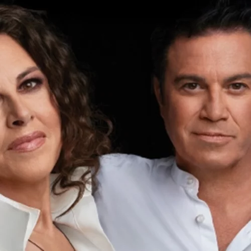 Ελευθερία Αρβανιτάκη και Μάριος Φραγκούλης για "Πρώτη φορά" στο Rockwave Festival