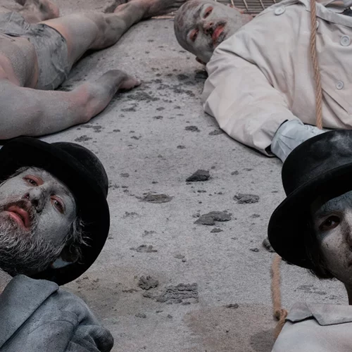 "Περιμένοντας τον Γκοντό": Ο Θωμάς Μοσχόπουλος μάς παραδίδει τον δικό του Μπέκετ με μια ανάγνωση ακριβείας