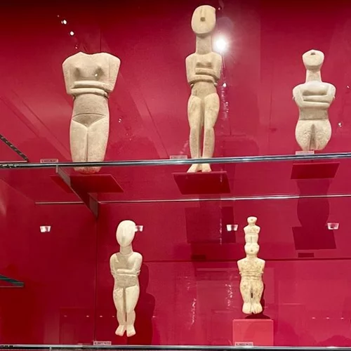 Η συλλογή Στερν ταξιδεύει μέχρι τη Νέα Υόρκη