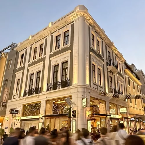 Το "Athens Icon" προσφέρει μια νέα και γοητευτική εικόνα της Αθήνας