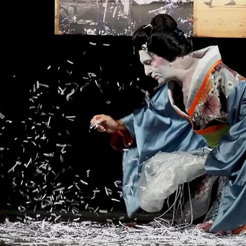 "Η τελετή του τσαγιού" με διερμηνεία στην Ελληνική Νοηματική Γλώσσα