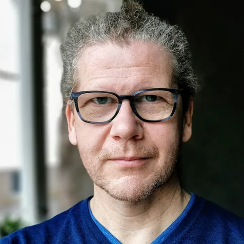 Ο ρηξικέλευθος καλλιτέχνης Charles Sandison παρουσιάζει νέα έκθεση στην Αθήνα