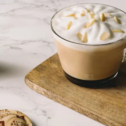 Συνταγές με φυτικό γάλα από την Nespresso Professional