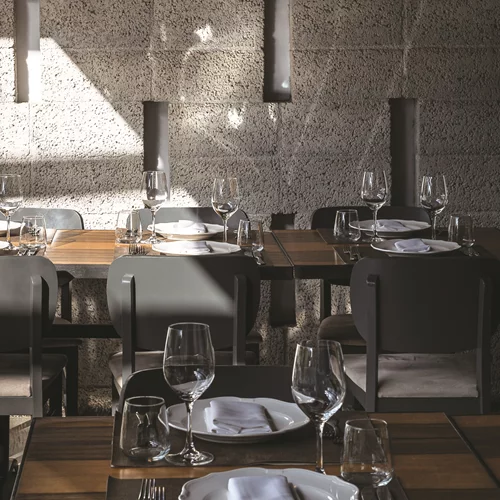 "Βασίλαινας": Καλοκαιρινή ανανέωση με τη στόφα του κλασικού