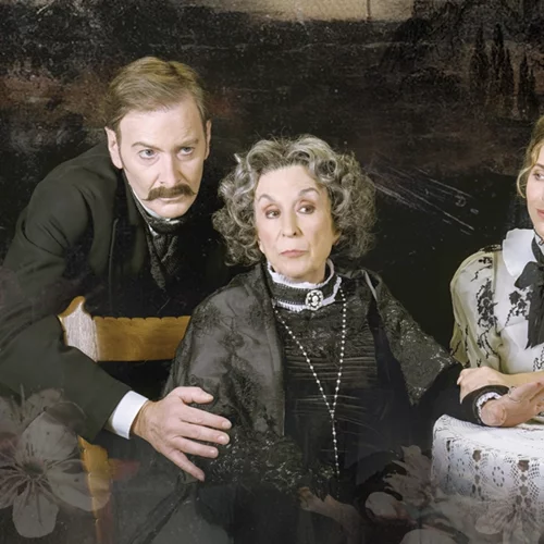 Η Νένα Μεντή αποκαλύπτει το "Μυστικό της κοντέσσας Βαλέραινας"