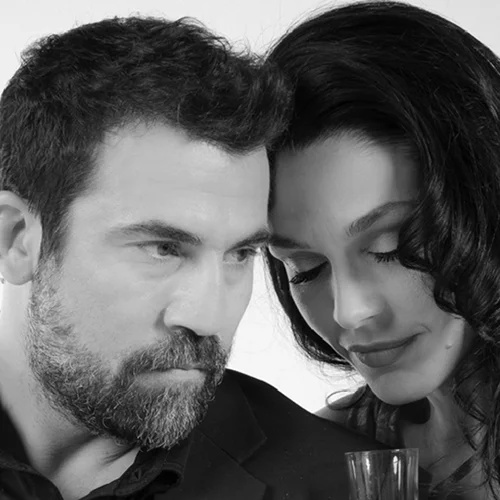 "Burn this": Η Νάντια Κοντογεώργη σκηνοθετεί για πρώτη φορά στο Θέατρο του Νέου Κόσμου