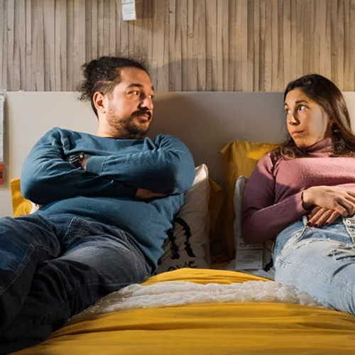 "Πνεύμονες": Μια αντισυμβατική ιστορία αγάπης στο θέατρο Μικρό Γκλόρια