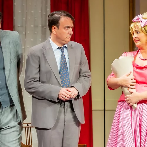 "Ο Κλέαρχος, η Μαρίνα και ο Κοντός" επιστρέφουν στο Alhambra