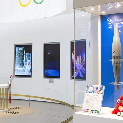 Η Δάδα των Ολυμπιακών Αγώνων 2024 στο Ολυμπιακό Μουσείο Αθήνας