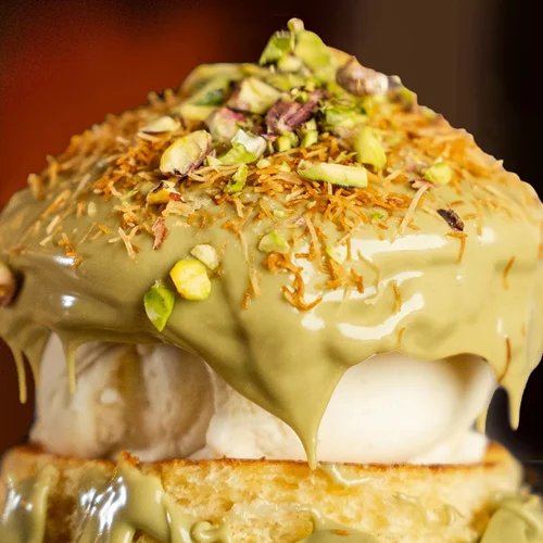 Τα πρώτα γλυκά burgers των ΜΠΑΡ ΜΠΕΕ ΚΙΟΥ είναι εδώ