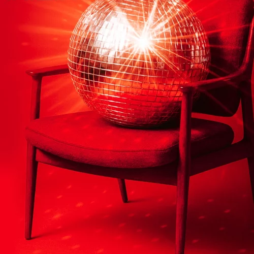 "Μένουμε πάντα παιδιά": Το απόλυτο αποκριάτικο πάρτι με ποπ επιτυχίες στο Παλλάς