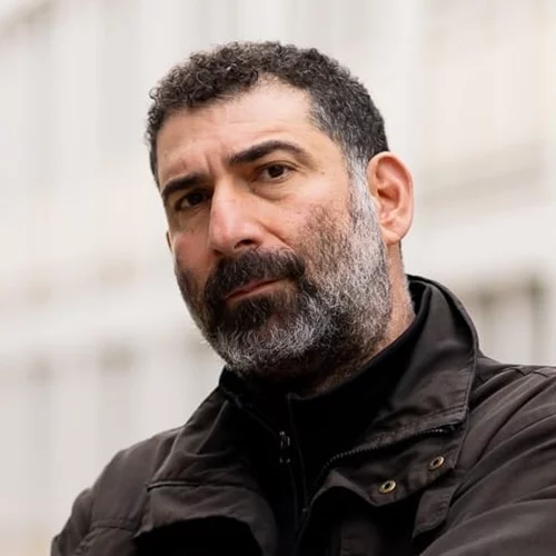 Ο Γιάννης Οικονομίδης και το βιβλίο-ορόσημο της ζωής του