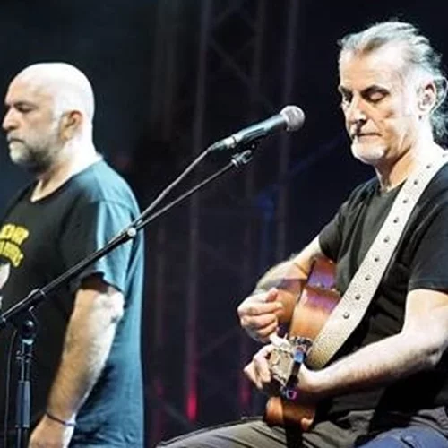 Στον Λυκαβηττό για ακόμα μια φορά οι Πυξ Λαξ, μαζί με τον Κώστα Τουρνά