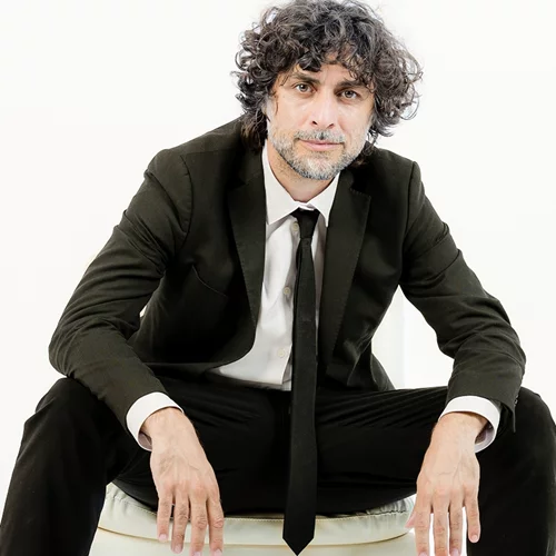 Κώστας Γάκης: "Το "Κάθε Πέμπτη κύριε Γκρην" μάς γεμίζει ελπίδα, φωτίζει τη νύχτα μας"