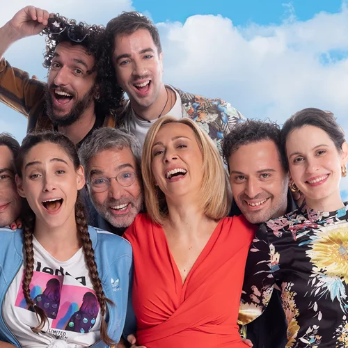 "Μπα-Μπαμπά": Ο Γιάννης Κακλέας σκηνοθετεί το μιούζικαλ των Φωτεινής Αθερίδου και Θέμη Καραμουρατίδη