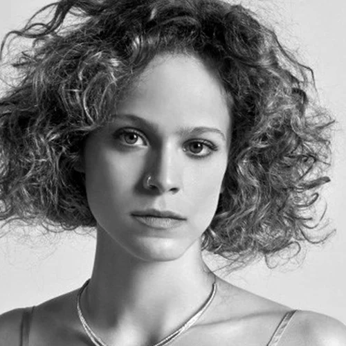 Η Ελλη Τρίγγου συναντά την "αθανασία" και τη "Λόλα"