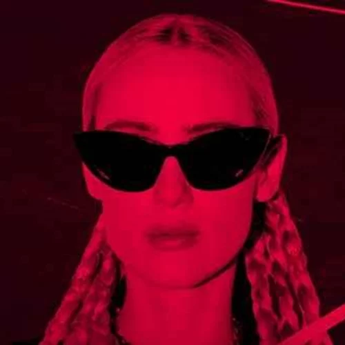 Η Stella Bossi φέρνει αέρα Βερολίνου στο "Bolivar"