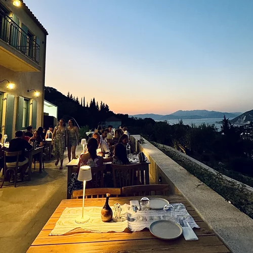 Η "Μυρτιά" είναι ένα εστιατόριο-προορισμός στην Ιθάκη