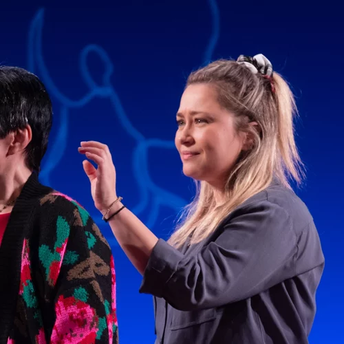 "Δύο γυναίκες χορεύουν" τώρα και σε βιβλίο