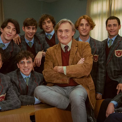 "Ο κύκλος των χαμένων ποιητών": Πρώτη ματιά στην παράσταση με τον Άκη Σακελλαρίου στο ρόλο του Τζον Κίτινγκ