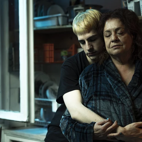 Αλέξανδρος Σωτηρίου: Στο θέατρο ‘Τζένη Καρέζη’, ένα προσωπικό ‘αντίο’ γίνεται επαναστατική πράξη