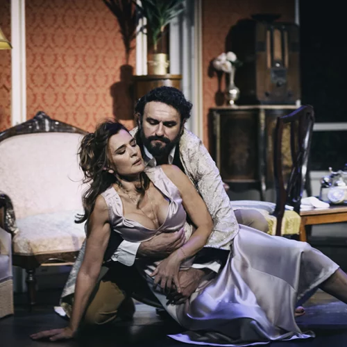 Πρεμιέρα για Μαρία Ναυπλιώτου και Μελέτη Ηλία με τη "Φιλουμένα Μαρτουράνο"