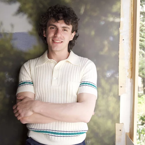 Δημήτρης Καπουράνης: "Ανήκω σε μια γενιά που δεν εξιδανικεύει ανθρώπους τόσο εύκολα"