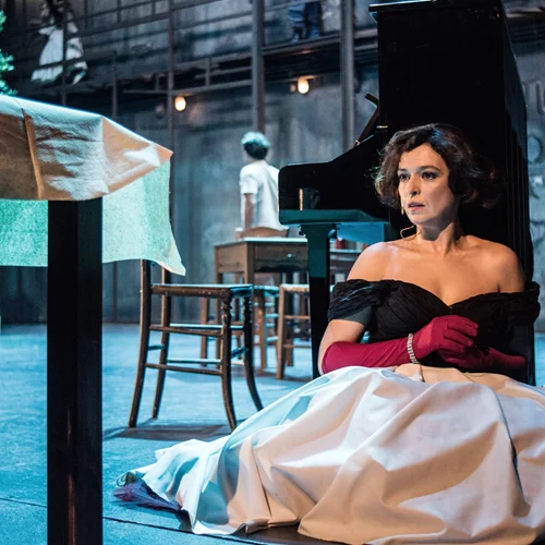 Εθνικό και Θέατρο Τέχνης συμπράττουν στη "Στέλλα με τα κόκκινα γάντια"