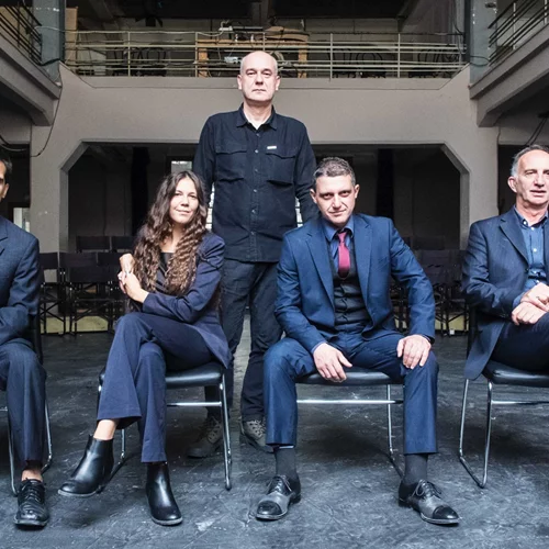 "Καλιγούλας": Νέες φωτογραφίες από την παράσταση του Τσέζαρις Γκραουζίνις