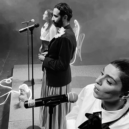 Το "Σφαγείο του Έρωτα" συνεχίζεται λόγω μεγάλης προσέλευσης