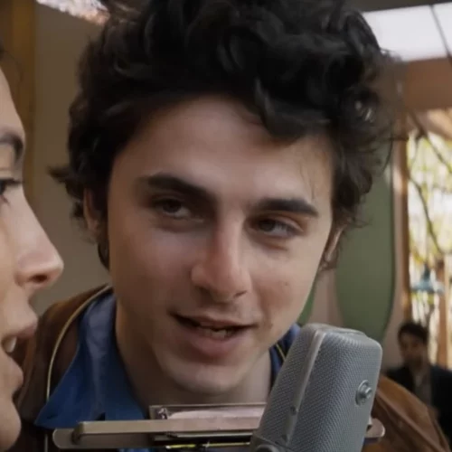 Δείτε τον Τιμοτέ Σαλαμέ ως Μπομπ Ντίλαν στο τρέιλερ του "A Complete Unknown"