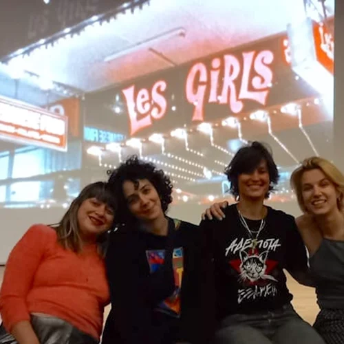 Η ομάδα Νιόνια Φιλμς θέλει ένα ανοιχτό αρχείο κουήρ φεμινιστικού σινεμά στην Ελλάδα