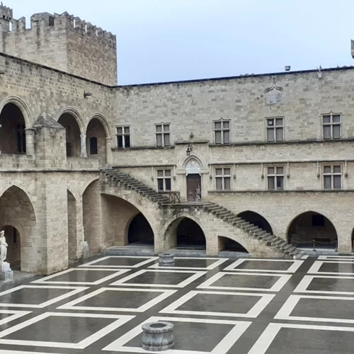 Δρομολογείται η συντήρηση και η ανάδειξη του Παλατιού του Μεγάλου Μαγίστρου στη Μεσαιωνική Πόλη της Ρόδου