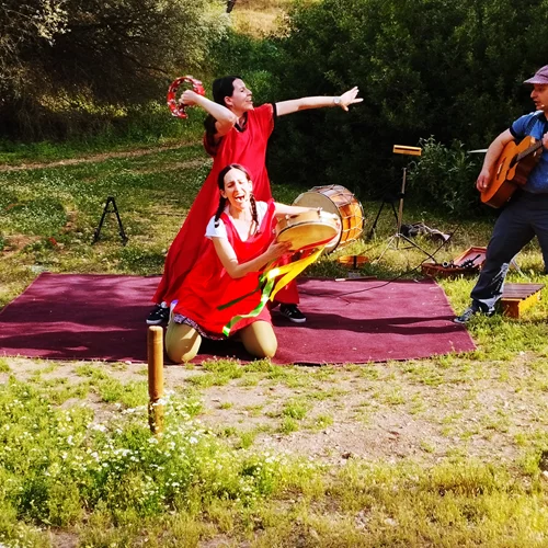 Η ομάδα Μορφές Έκφρασης με τρεις καλοκαιρινές παραστάσεις στον Διομήδειο Βοτανικό Κήπο