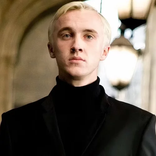 Ο Τομ Φέλτον συναντά ξανά τον Ντράκο Μαλφόι στο Broadway