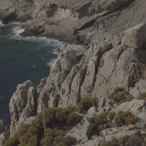 Οι Βρετανοί POoR Collective στο πρωτότυπο περιβαλλοντικό πρόγραμμα φιλοξενίας καλλιτεχνών του 2024 στην Τήλο