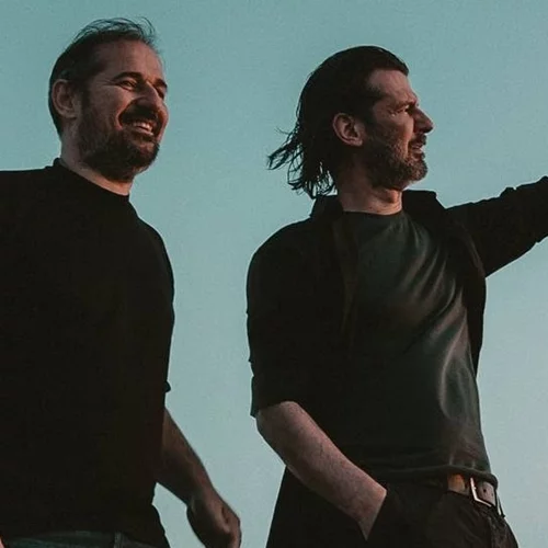 Γιώργος και Νίκος Στρατάκης σε μια μεγάλη συναυλία στην Τεχνόπολη