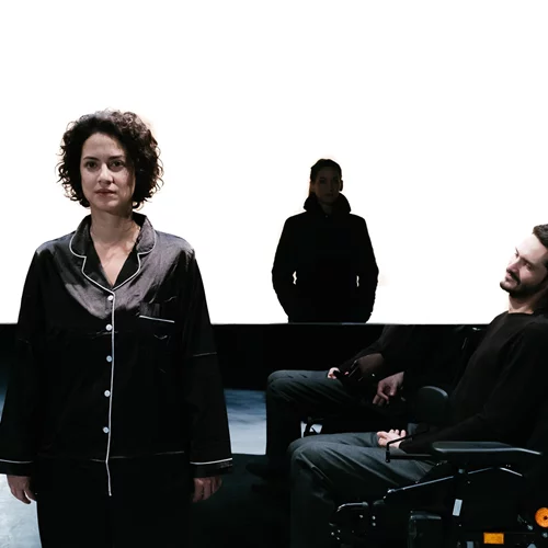 Το Θέατρο Πόρτα σηκώνει αυλαία