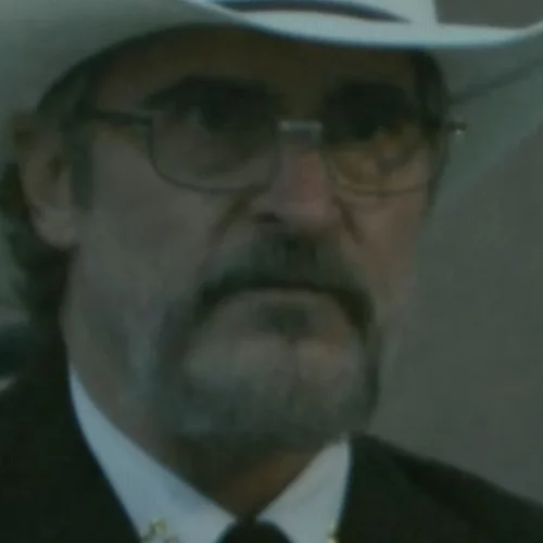 Ο Γιόακιν Φίνιξ είναι ένας συνωμοσιολόγος στο τρείλερ του "Eddington"