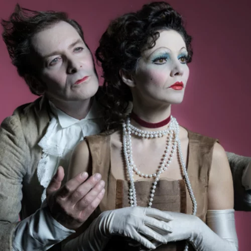 Η "Κληρονομιά" του Γιάννη Νταλιάνη βρίσκει το ιδανικό σκηνικό στο ειδυλλιακό Αρχοντικό των Μπενιζέλων